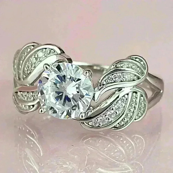 New 925 Silver White Sapphire Ring - Picture 2 of 3